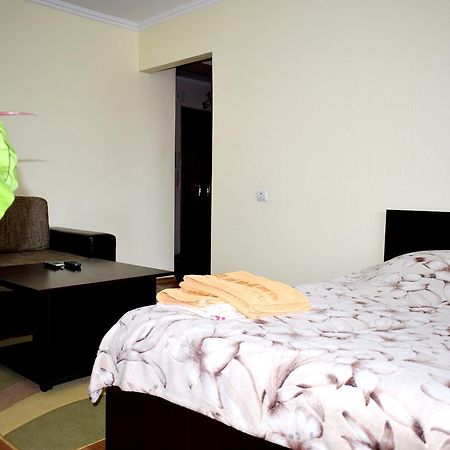 Apartment On Krushelnitskoy 73 Rivne Exterior foto